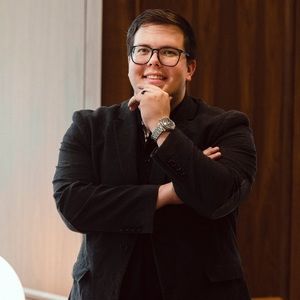 Meet your Posher, Ashton